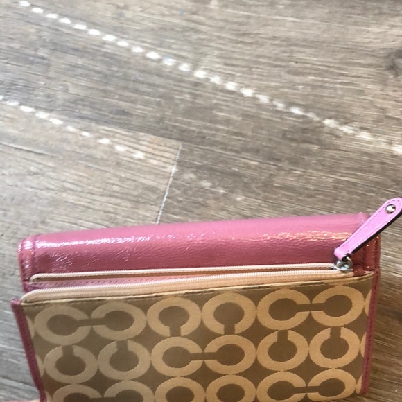 New Large Coach Tri Fold Wallet. Pink and Tan. - Picture 5 of 5